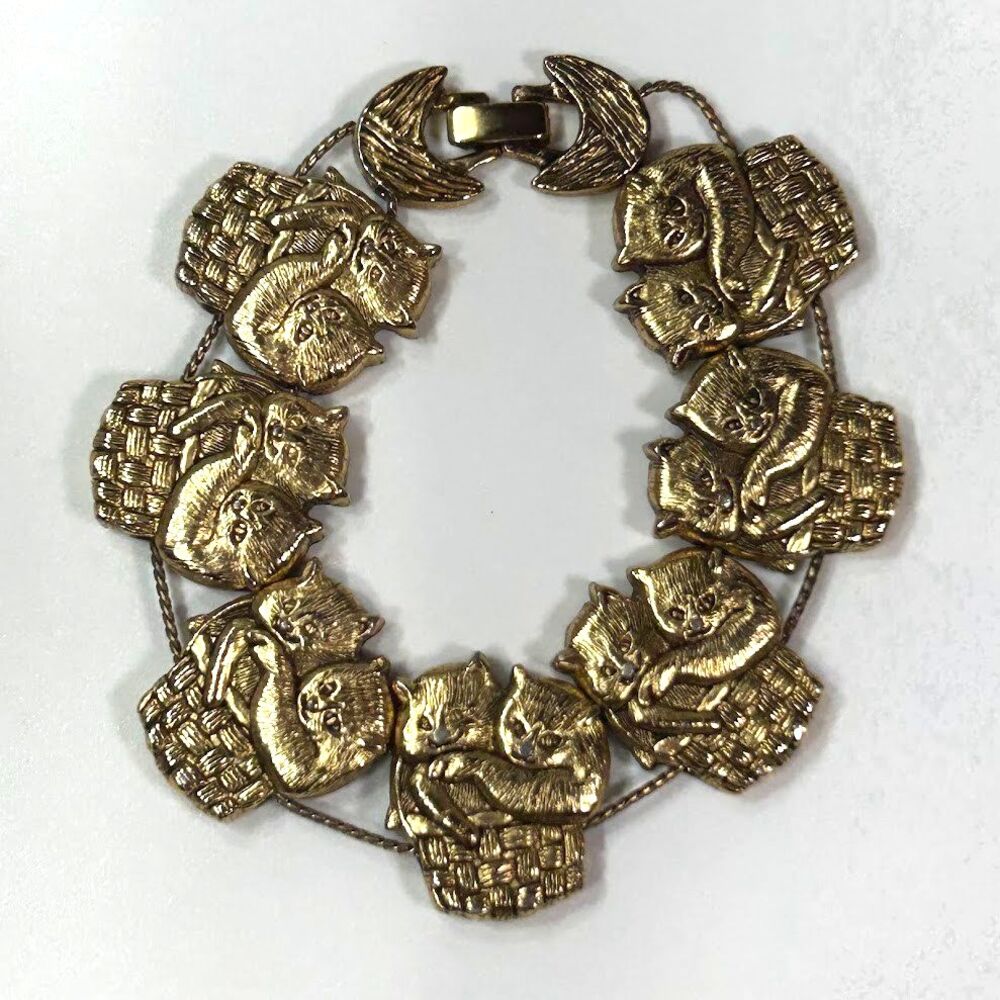 Vintage YeChang Cat Kitten in Woven Basket Gold Tone Slide Charm Bracelet 7.50”